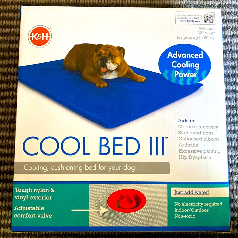 K&H Pet Products Cool Bed III ~ Pet Cooling Mat ~ 22” X 32” NEW IN BOX